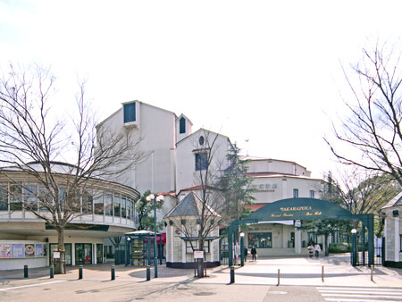 宝塚大劇場